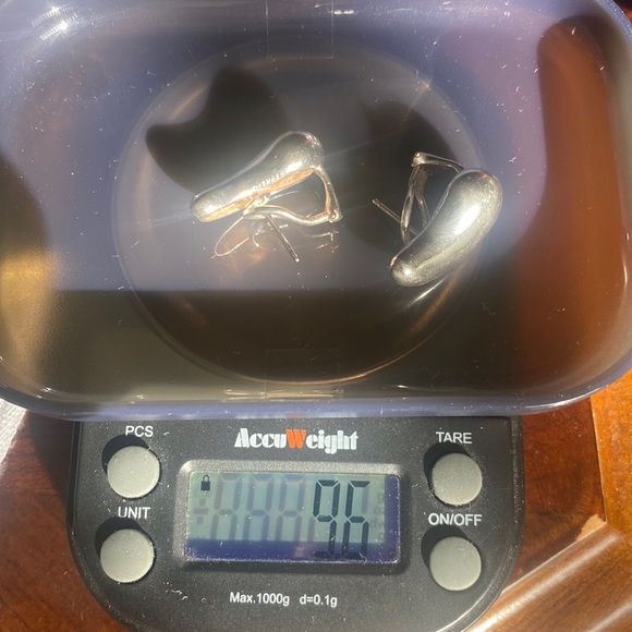 Authentic Tiffany & Co Elsa Peretti Bean Omega Back Stud Earring. Exquisite - Picture 17 of 17